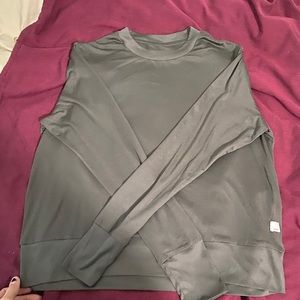 Vuori long sleeve top women’s med/ large